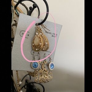 Gold Earrings with rhinestones